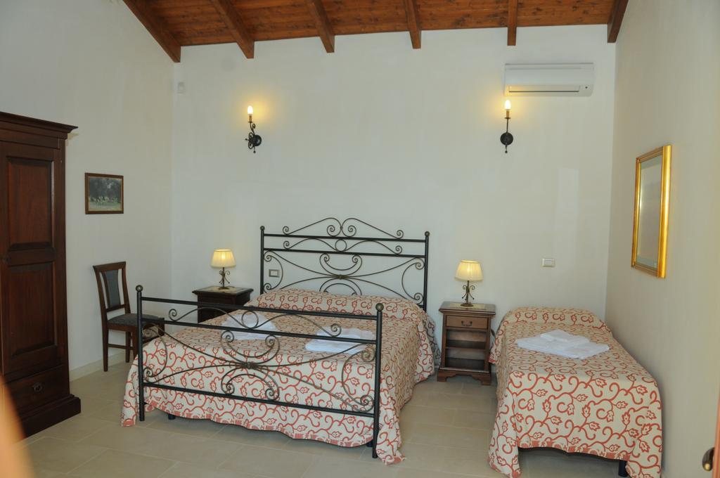Agriturismo Masseria Quaremme Карпиньяно-Салентино Номер фото